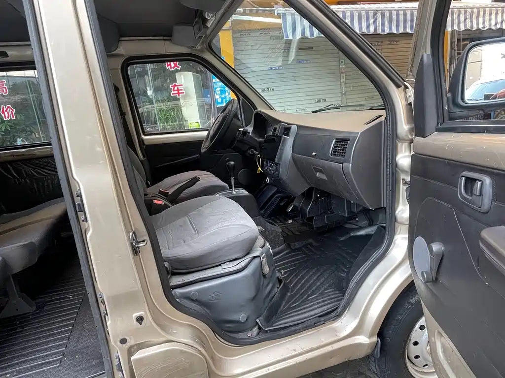 Wuling Rongguang — миниатюра 13