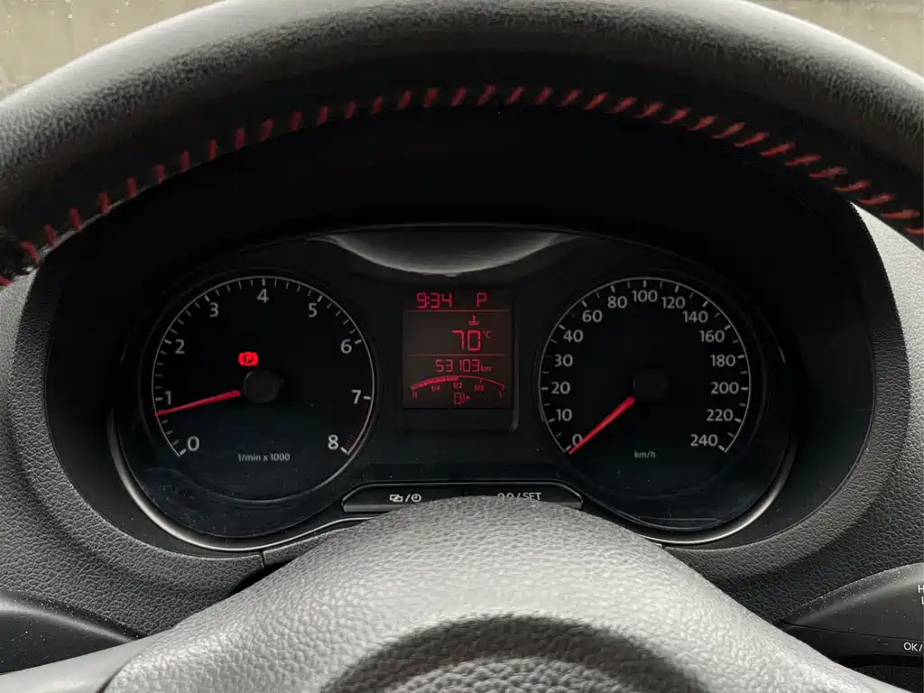 Volkswagen Polo 2013 1.4L AT Comfort