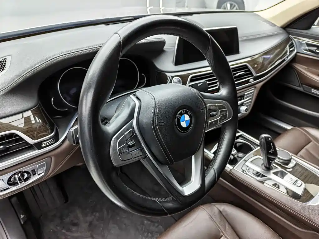 BMW 7 SERIES