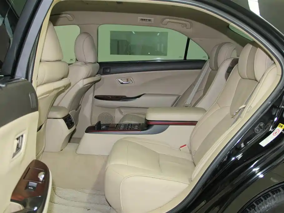 Toyota Crown 2010 4.3L Royal Saloon VIP