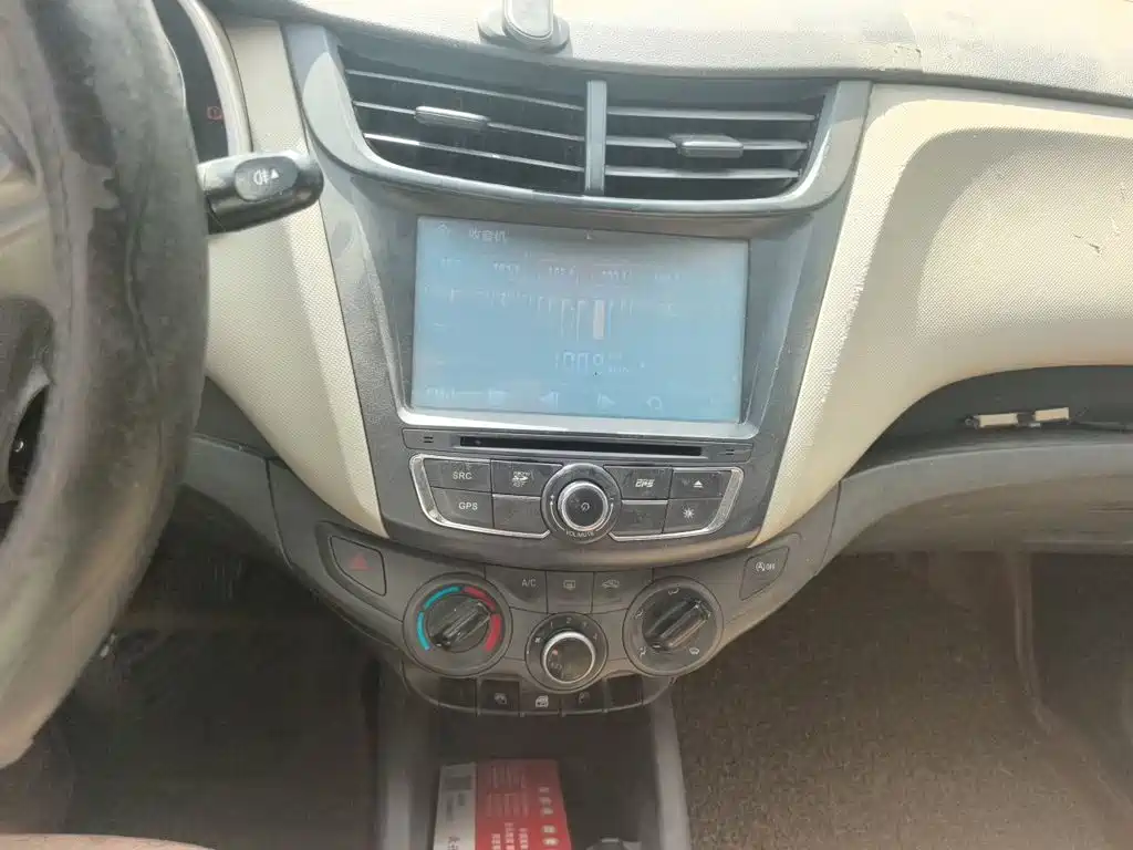 Chevrolet Sail — миниатюра 14
