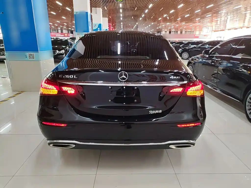 Mercedes-Benz E-Class — миниатюра 6