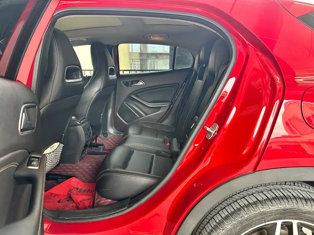 Mercedes-Benz GLA — миниатюра 10