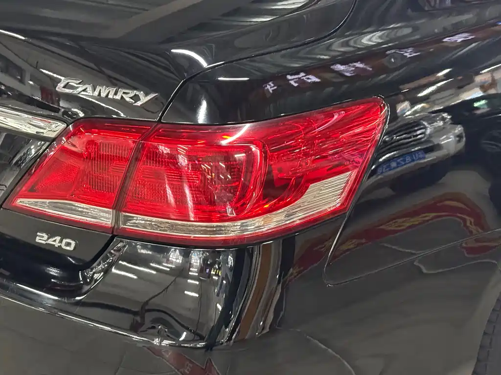 Toyota Camry — миниатюра 14