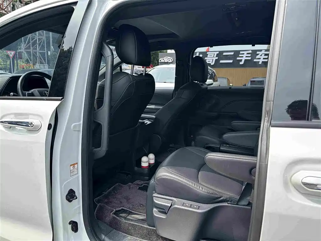 Toyota Sienna — миниатюра 11