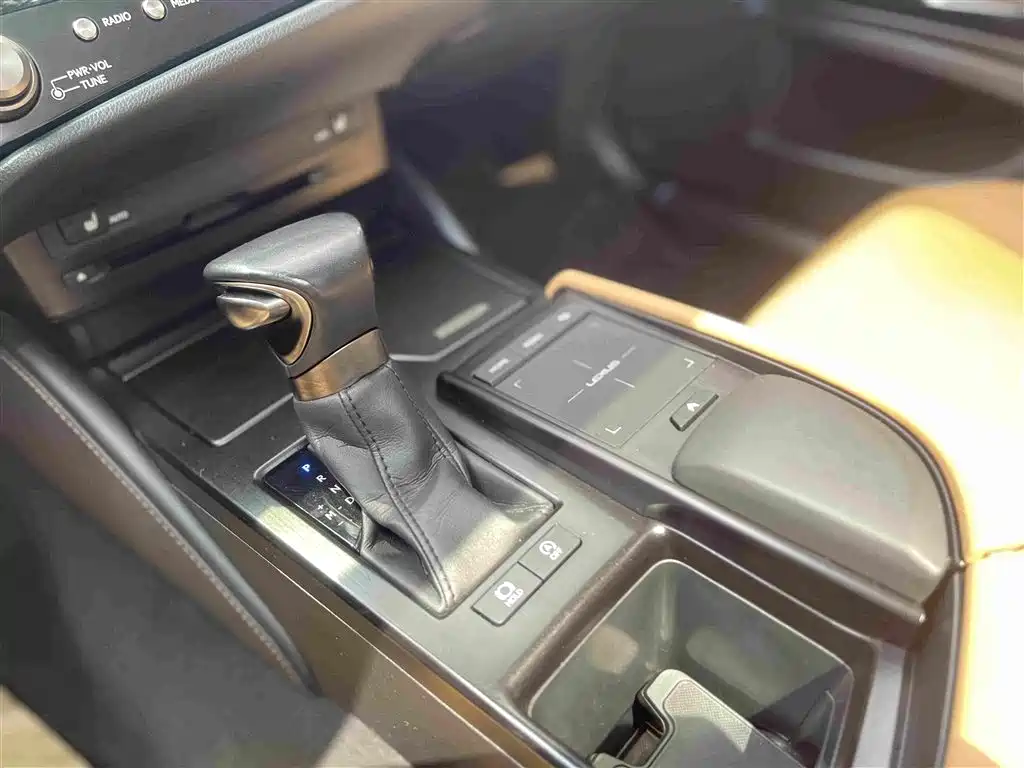 Lexus ES — миниатюра 18