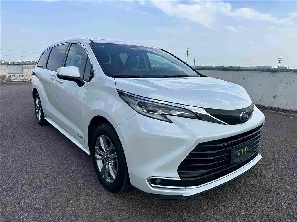 Toyota Sienna — миниатюра 3