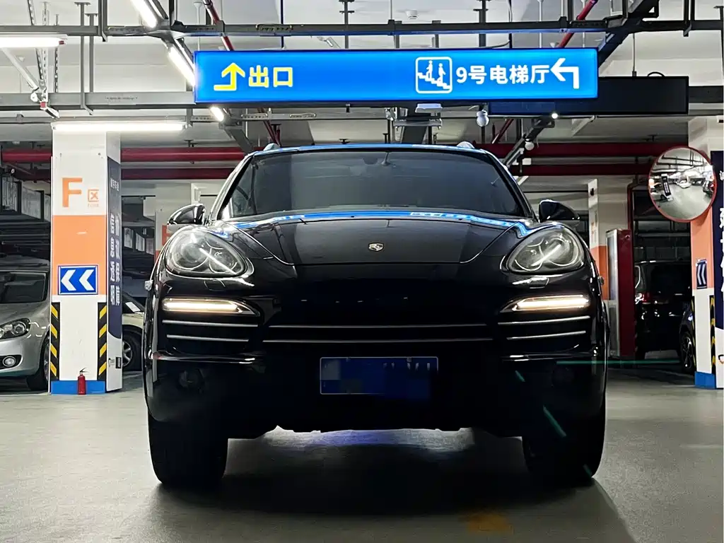 Porsche Cayenne — миниатюра 2