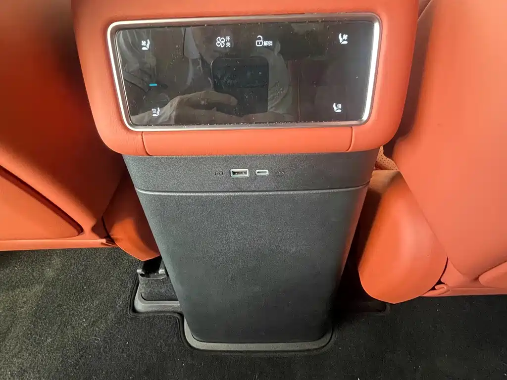 BYD Дон Л. — миниатюра 11