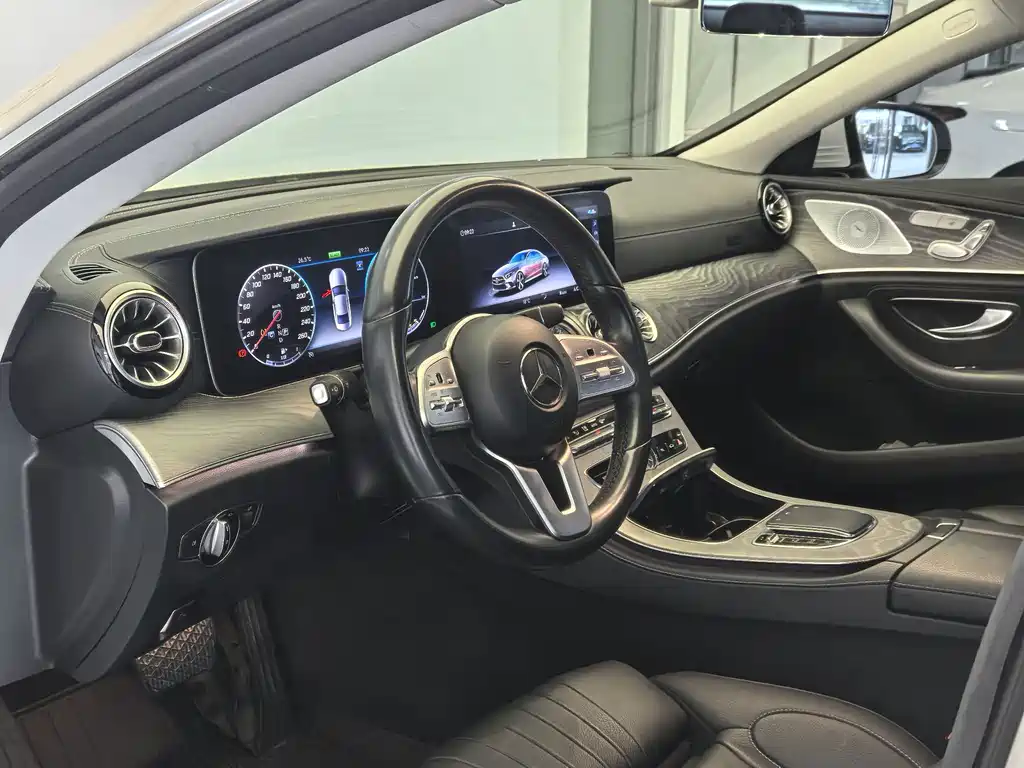 Mercedes-Benz CLS — миниатюра 12