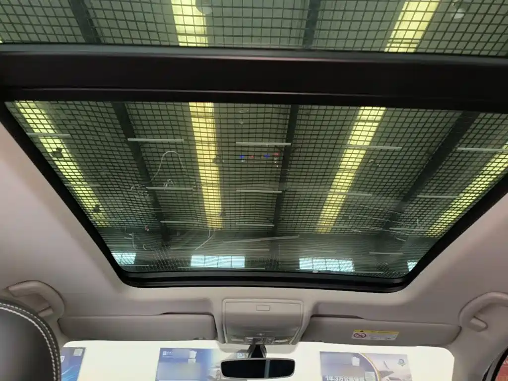 Volkswagen Tiguan L PHEV — миниатюра 18