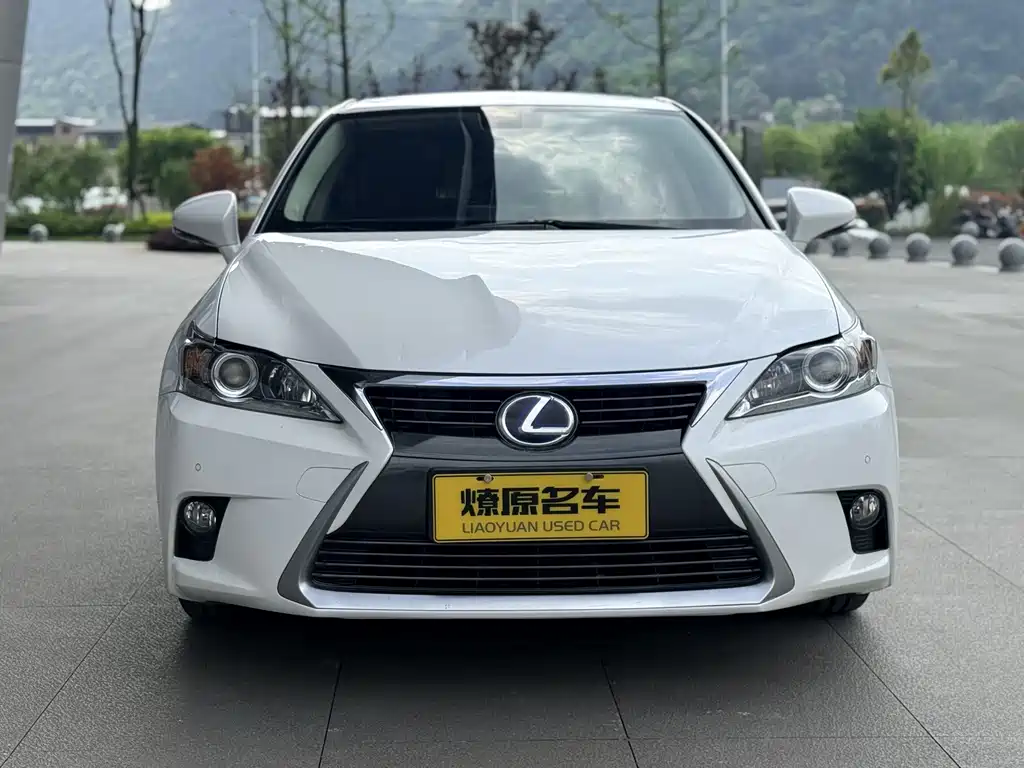 Lexus CT — миниатюра 2