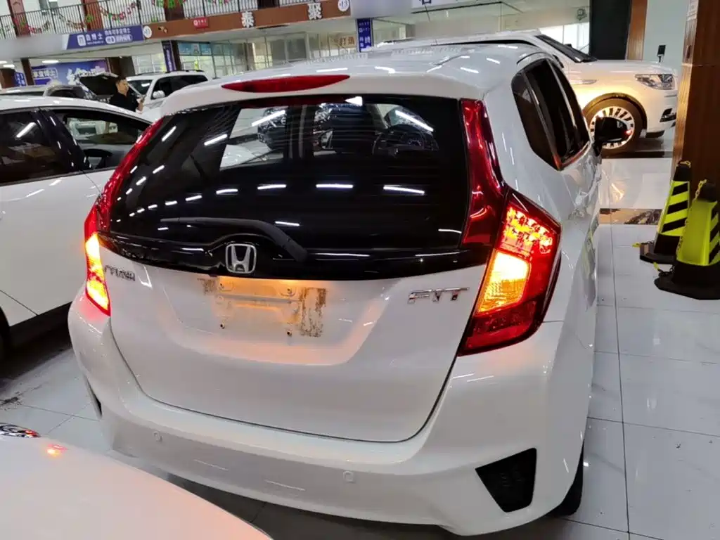 Honda Fit — миниатюра 6