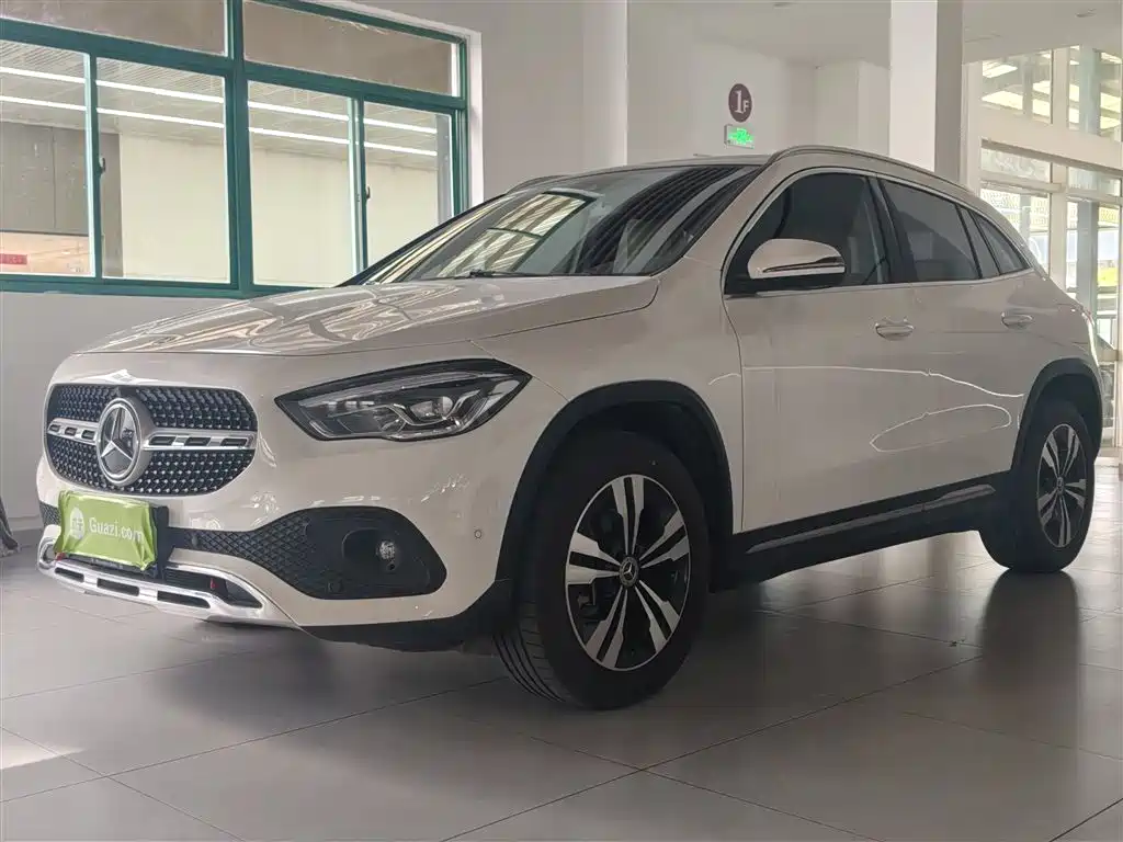 Mercedes-Benz GLA 2024
