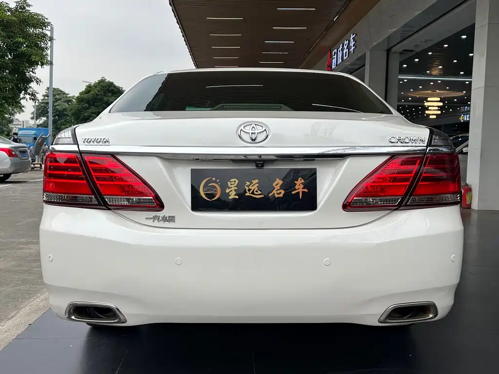 Toyota Crown — миниатюра 18