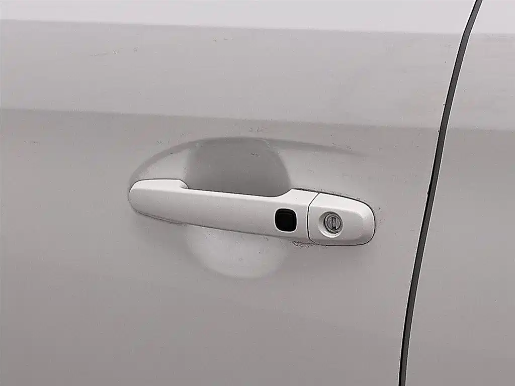 TOYOTA YARIS L ZHIXUAN