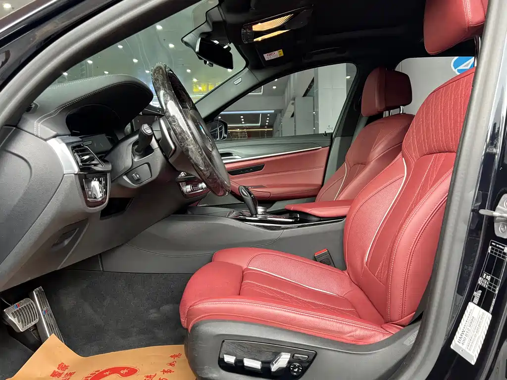 BMW 5 Series — миниатюра 7