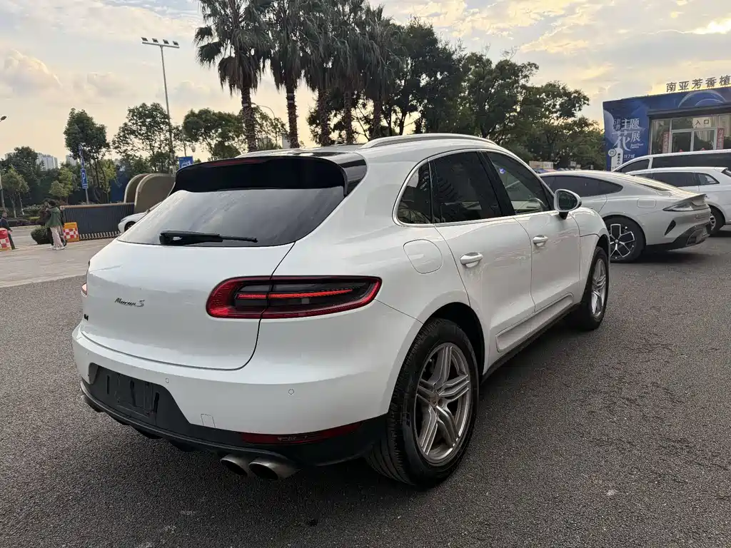 Porsche Macan — миниатюра 11
