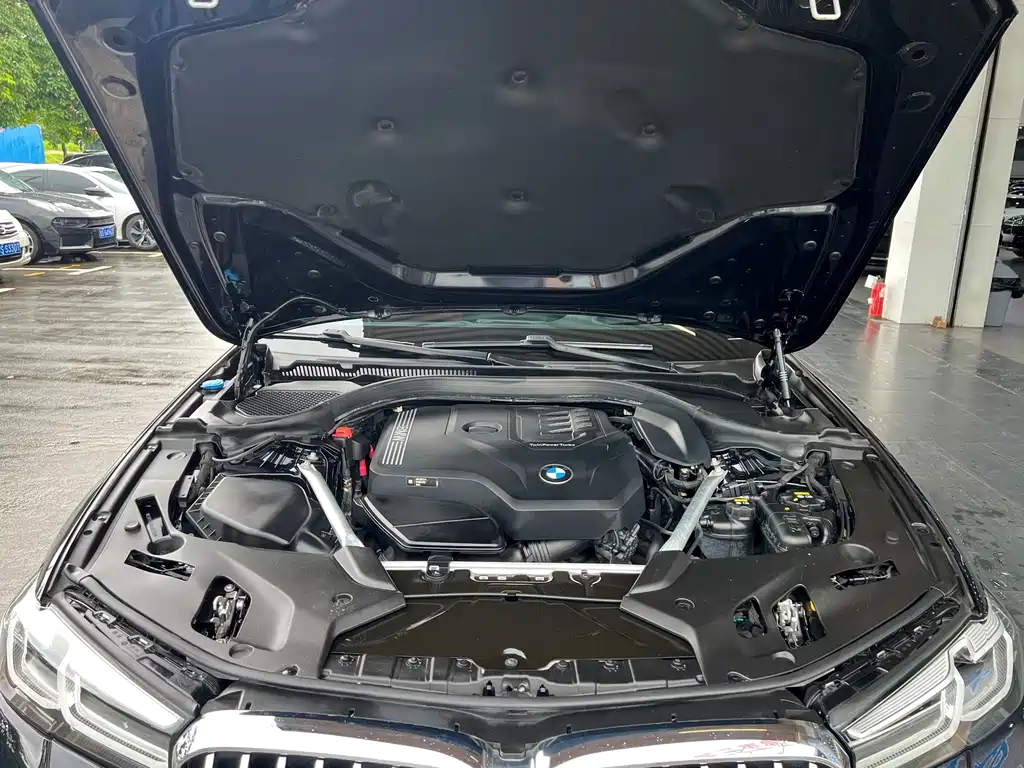 BMW 5 Series — миниатюра 17