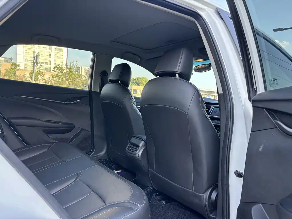 Buick Excelle — миниатюра 12