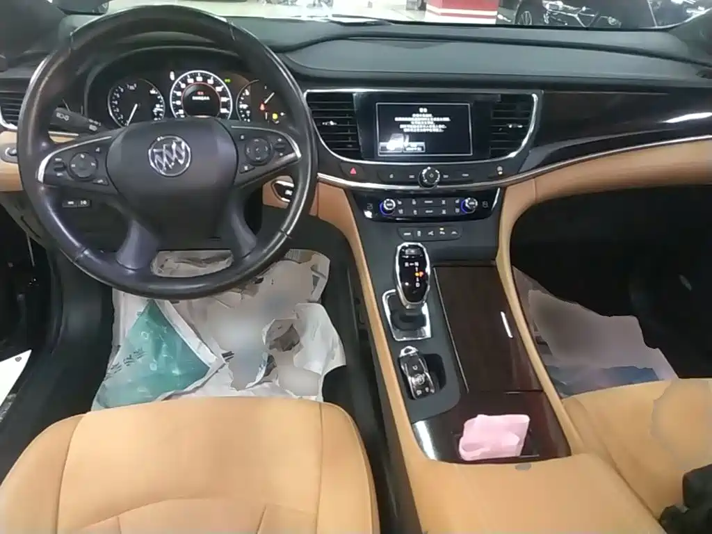 Buick LaCrosse — миниатюра 10