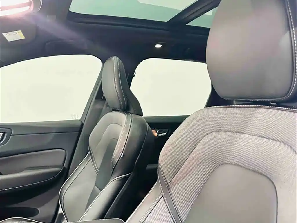 VOLVO XC60 PLUG IN HYBRID