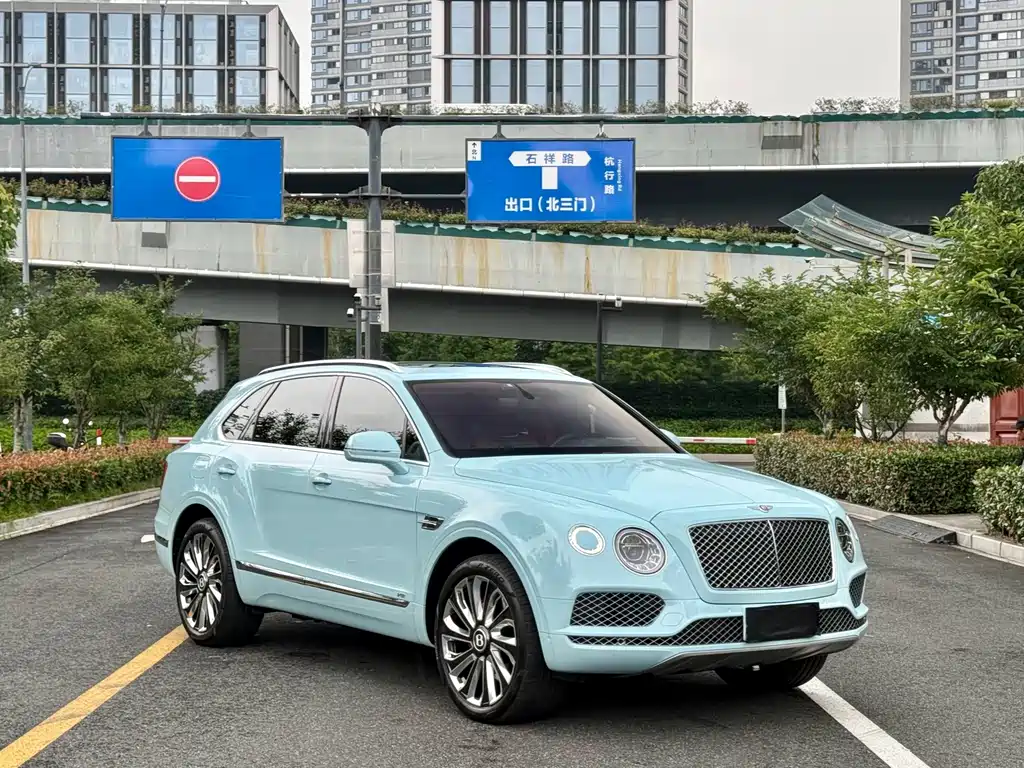 Bentley Bentayga 4.0T V8, фото 3