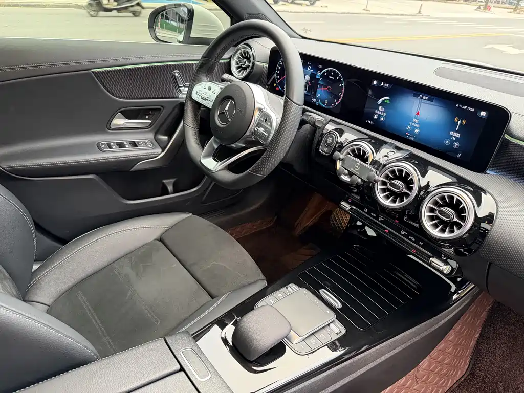 MERCEDES-BENZ A CLASS