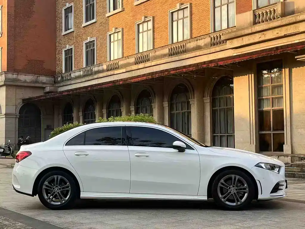 MERCEDES-BENZ A CLASS