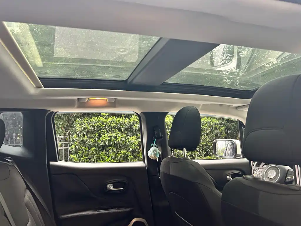 Jeep Renegade — миниатюра 14