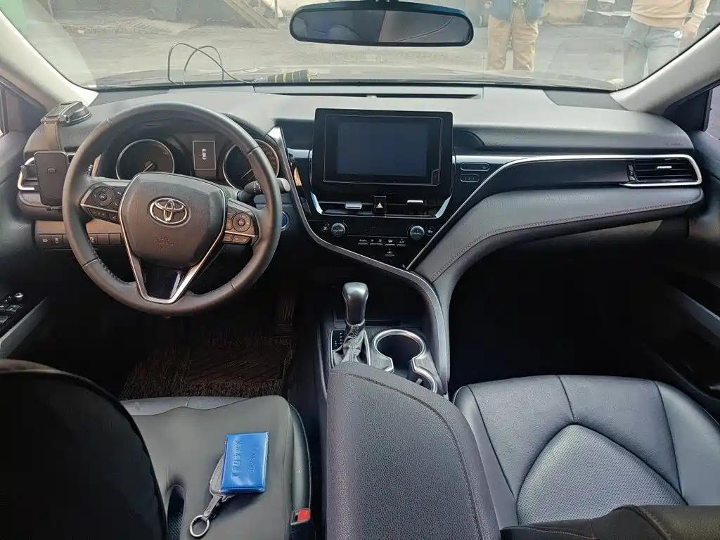 Toyota Camry — миниатюра 5
