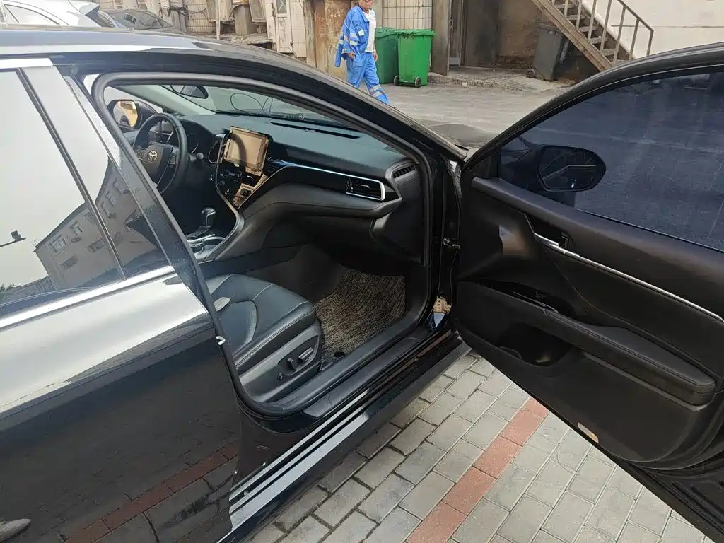 Toyota Camry — миниатюра 19