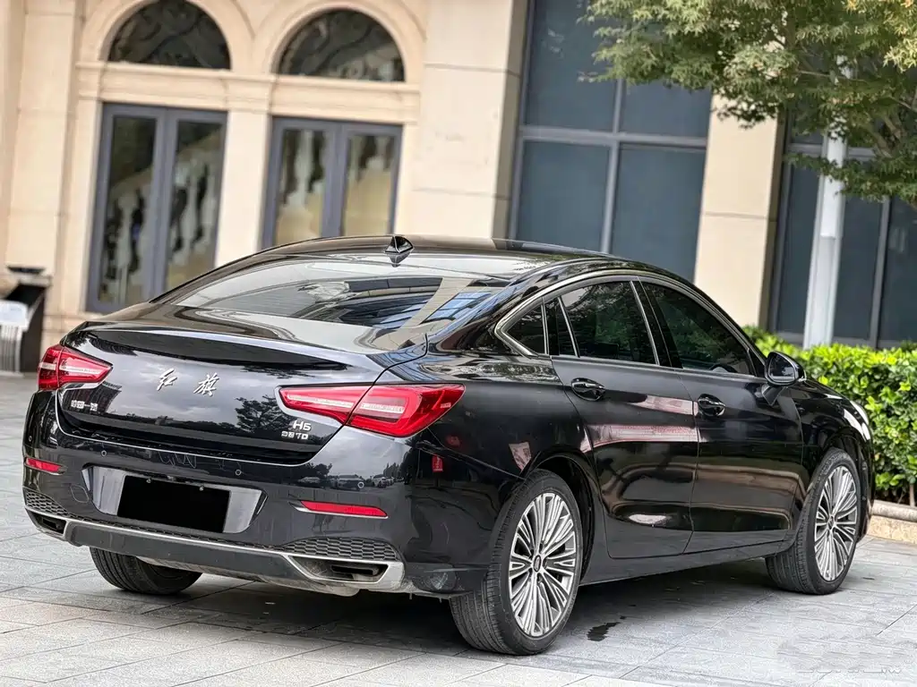 Hongqi Hongqi H5 — миниатюра 8