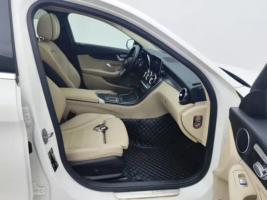 Mercedes-Benz C-Class — миниатюра 8