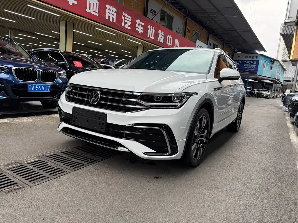 Volkswagen Tiguan L L 2024 330TSI AT R-Line