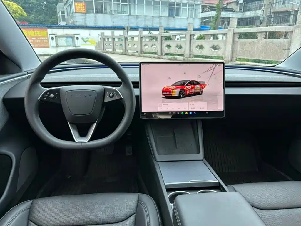 Tesla Model 3 — миниатюра 8