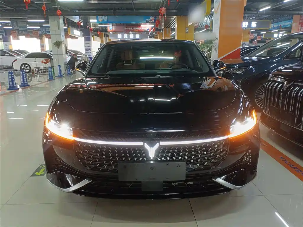 LANTU AUTOMOBILE LANTU CHASING LIGHT