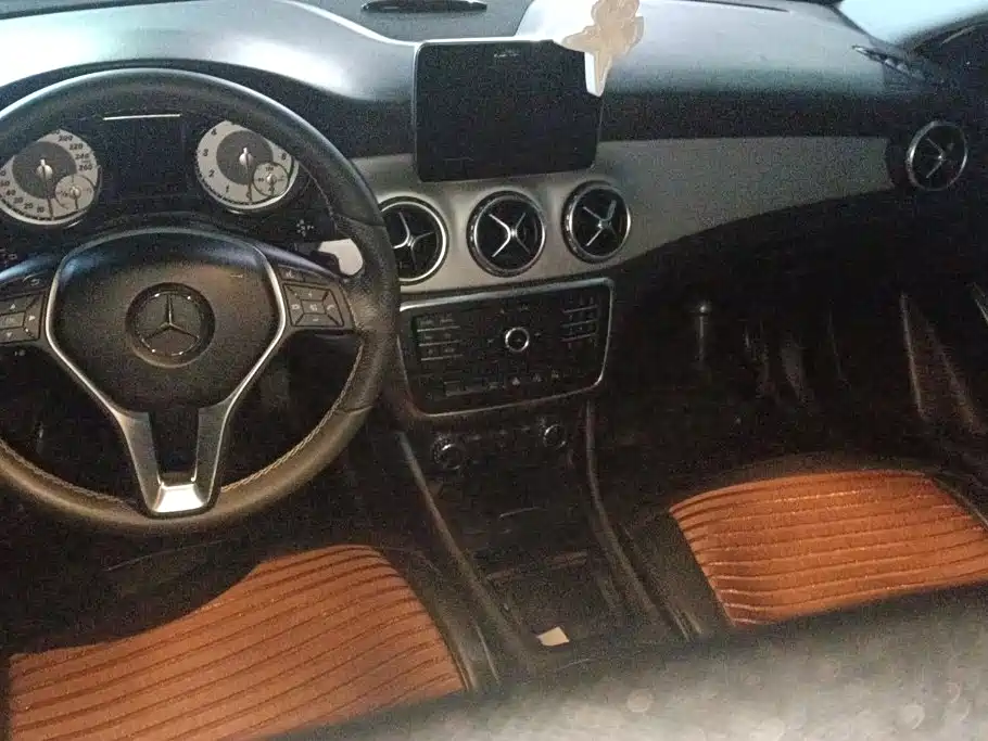 Mercedes-Benz GLA — миниатюра 12