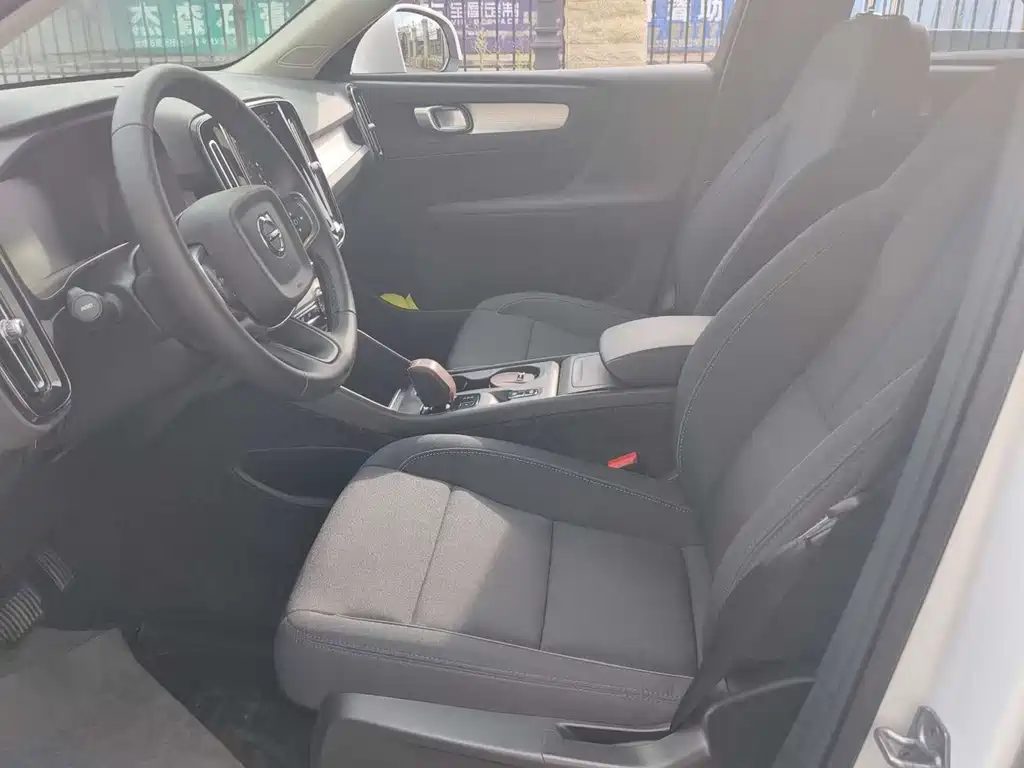 Volvo XC40 T4 4WD Smart Drive Fashion Edition, фото 4