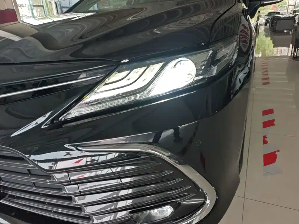 Toyota Camry — миниатюра 24