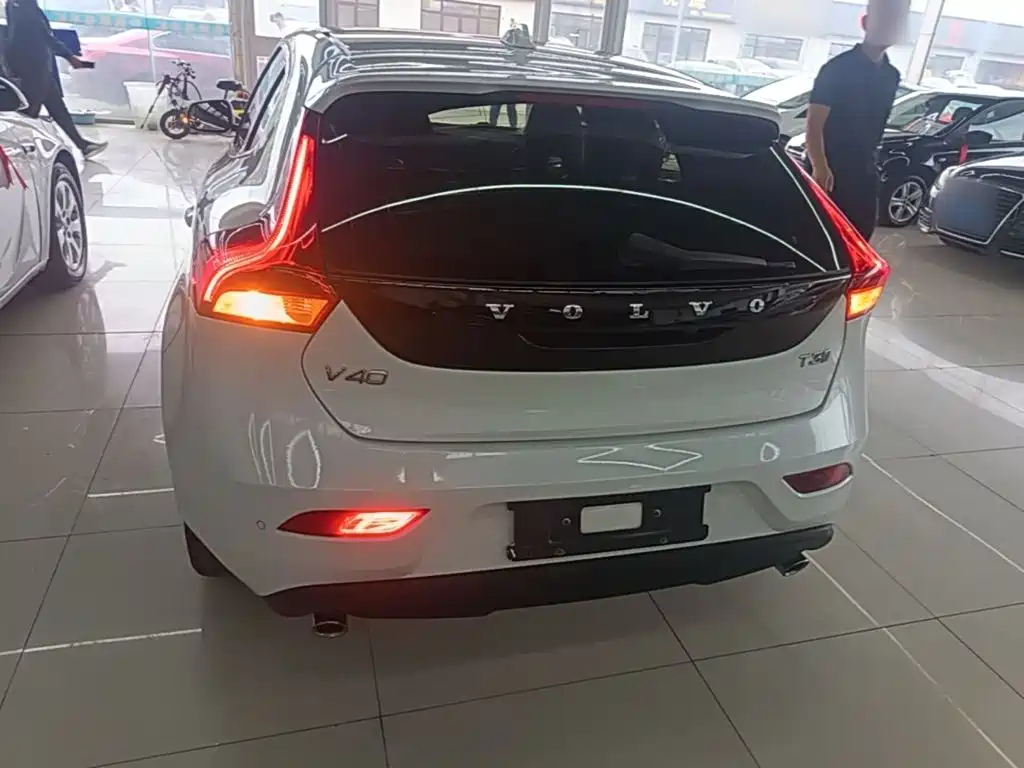 Volvo V40 — миниатюра 6