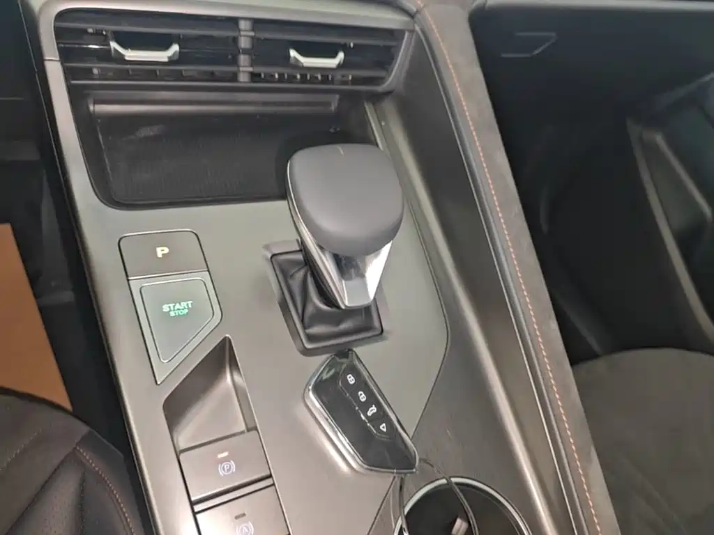 Roewe D5X DMH — миниатюра 14