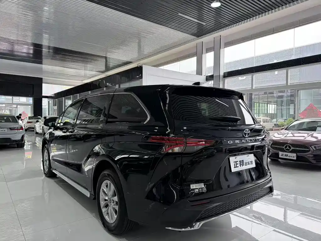 Toyota Granvia 2026 2.5L Comfort