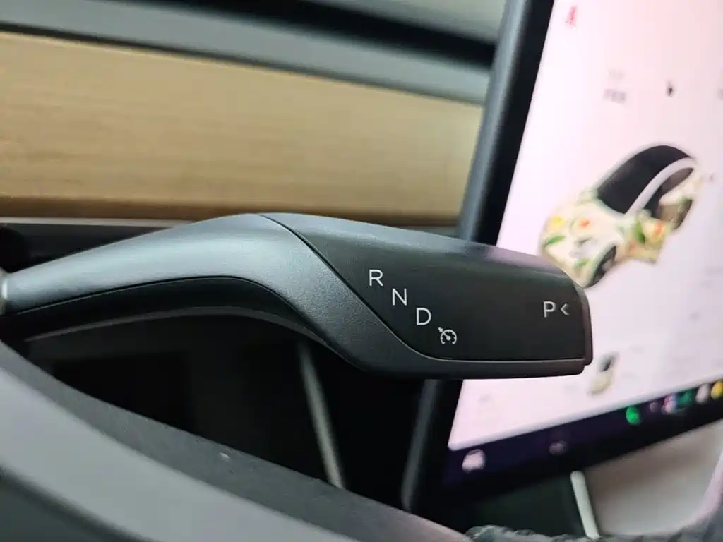 Tesla Model 3 — миниатюра 14
