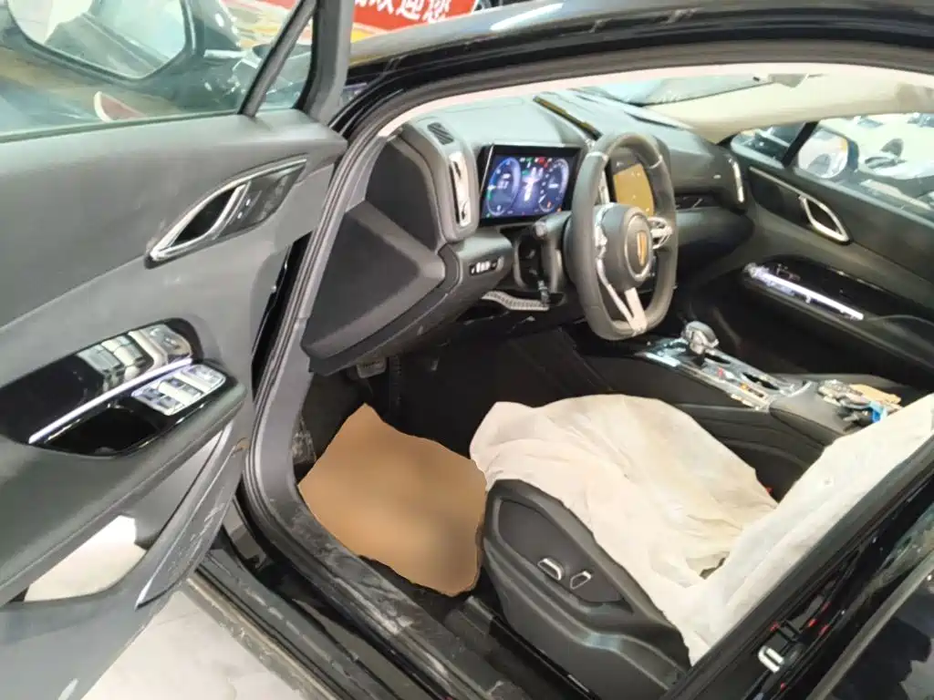 Hongqi Hongqi HS3 PHEV — миниатюра 16