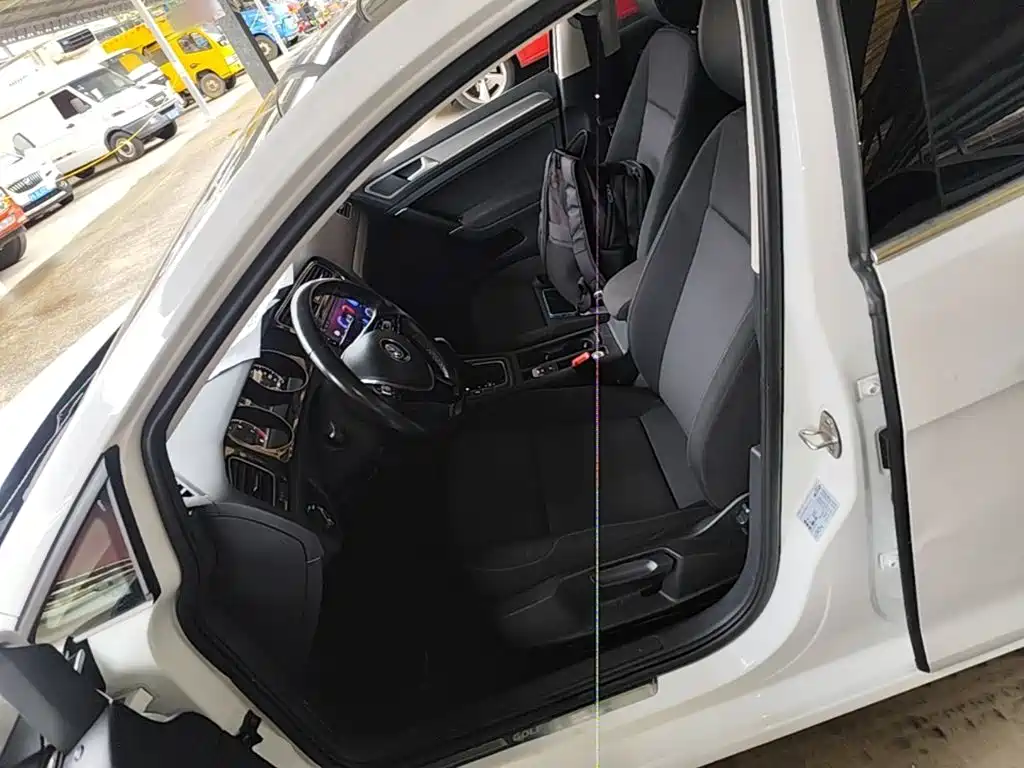 Volkswagen Golf — миниатюра 15