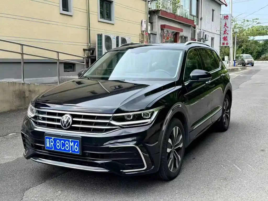 Volkswagen Tiguan L L 2025 300TSI AT