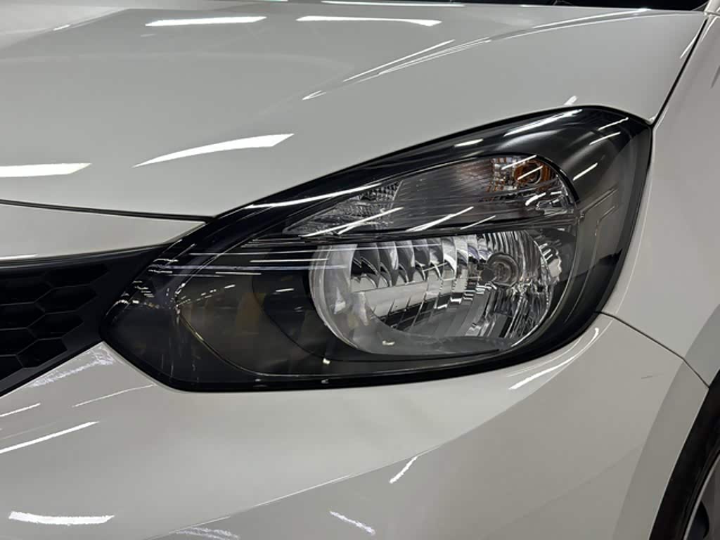 Honda Fit 1.5 л 2022 г. Белый, пробег 31000 км
