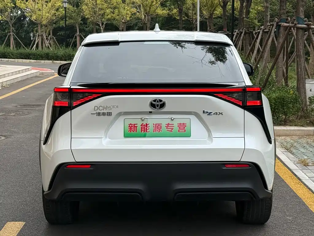 Toyota bZ4X — миниатюра 8
