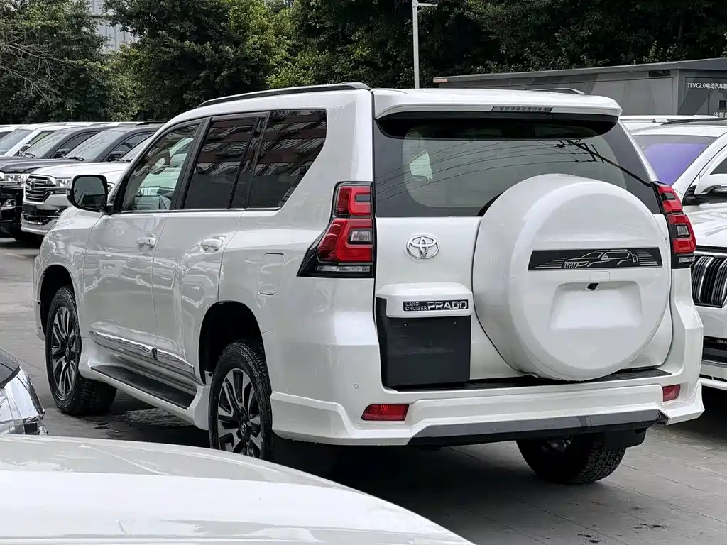 Toyota Land Cruiser Prado 2023 4.0L AT